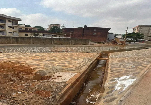 Voirie Mvog-Mbi – Coron et pont sur la rivière Akéé — Communauté Urbaine de Yaoundé